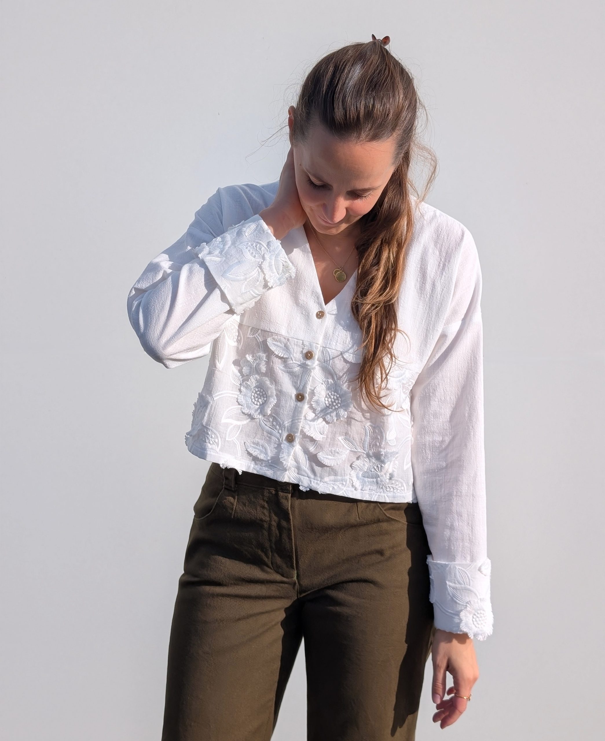 Blouse en coton brodé - blouse OXYGN - Anna Rose patterns