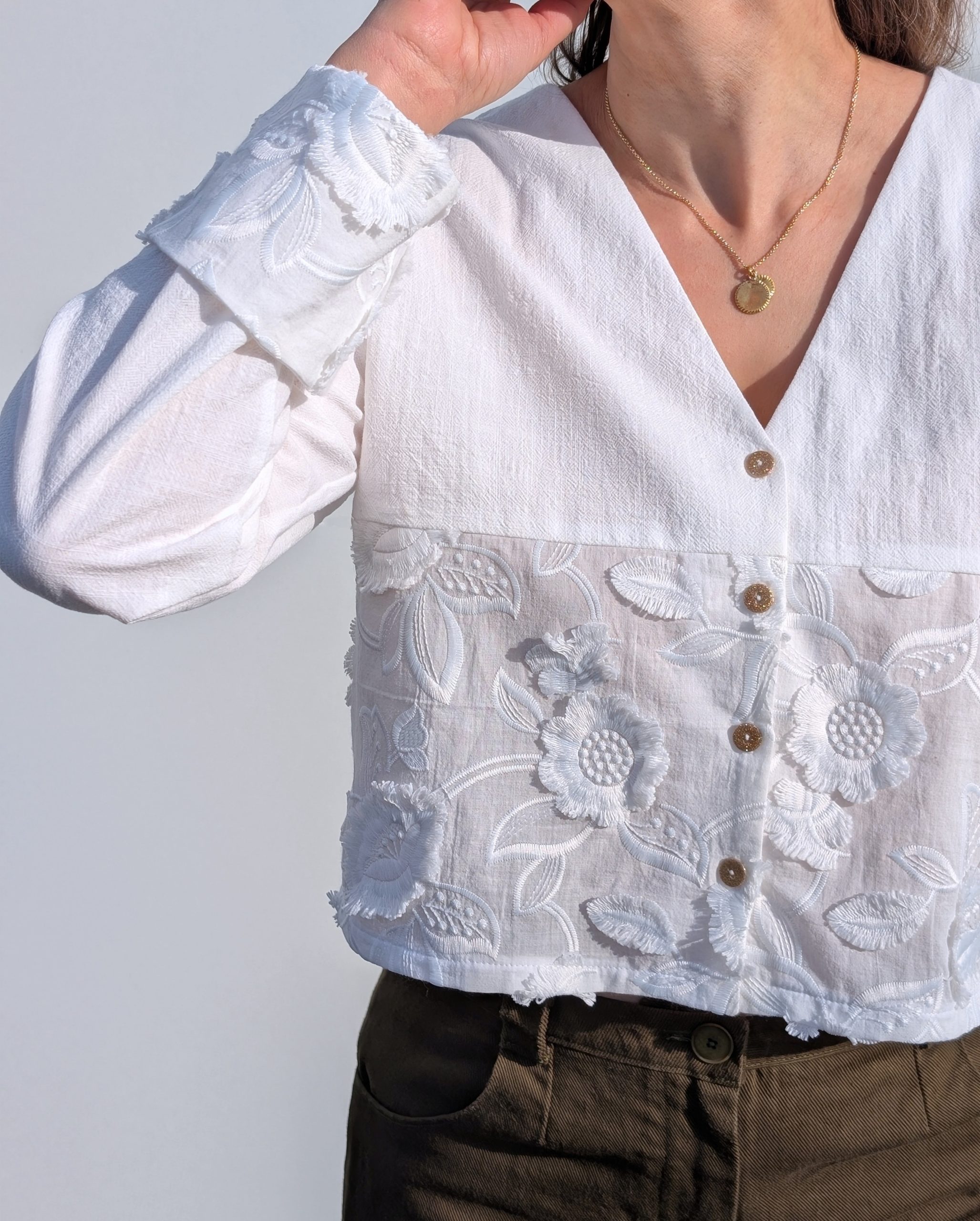 Blouse en coton brodé - blouse OXYGN - Anna Rose patterns